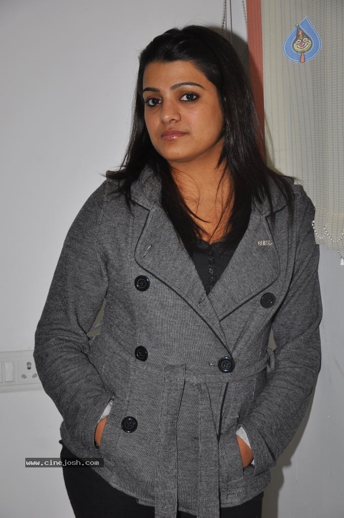 Tashu Kaushik New Stills - 32 / 76 photos