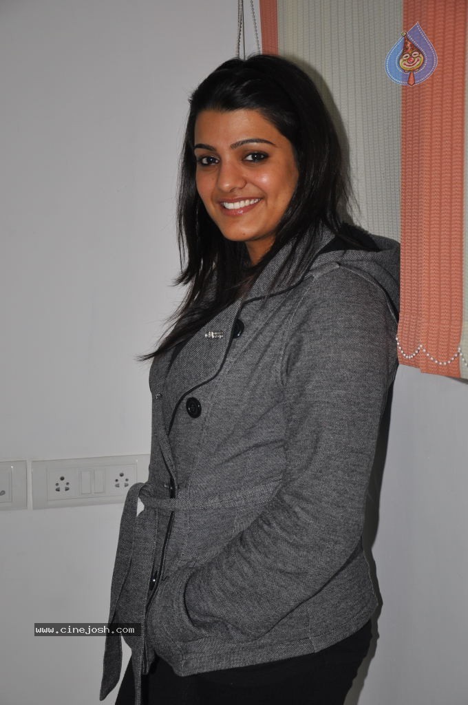Tashu Kaushik New Stills - 37 / 76 photos