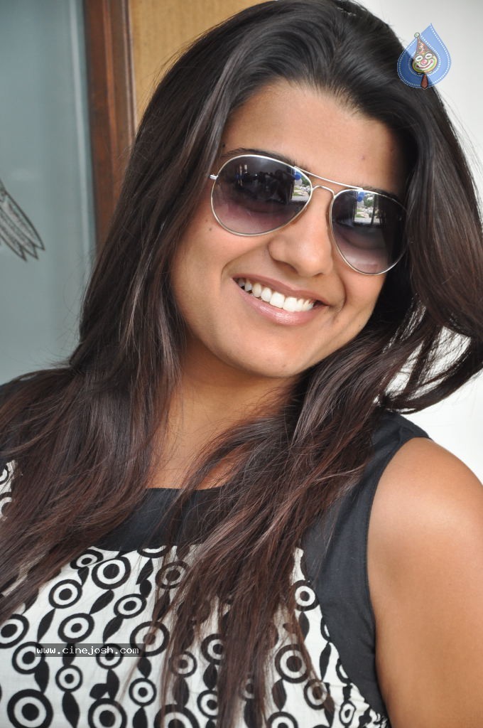 Tashu Koushik Latest Stills - 28 / 90 photos