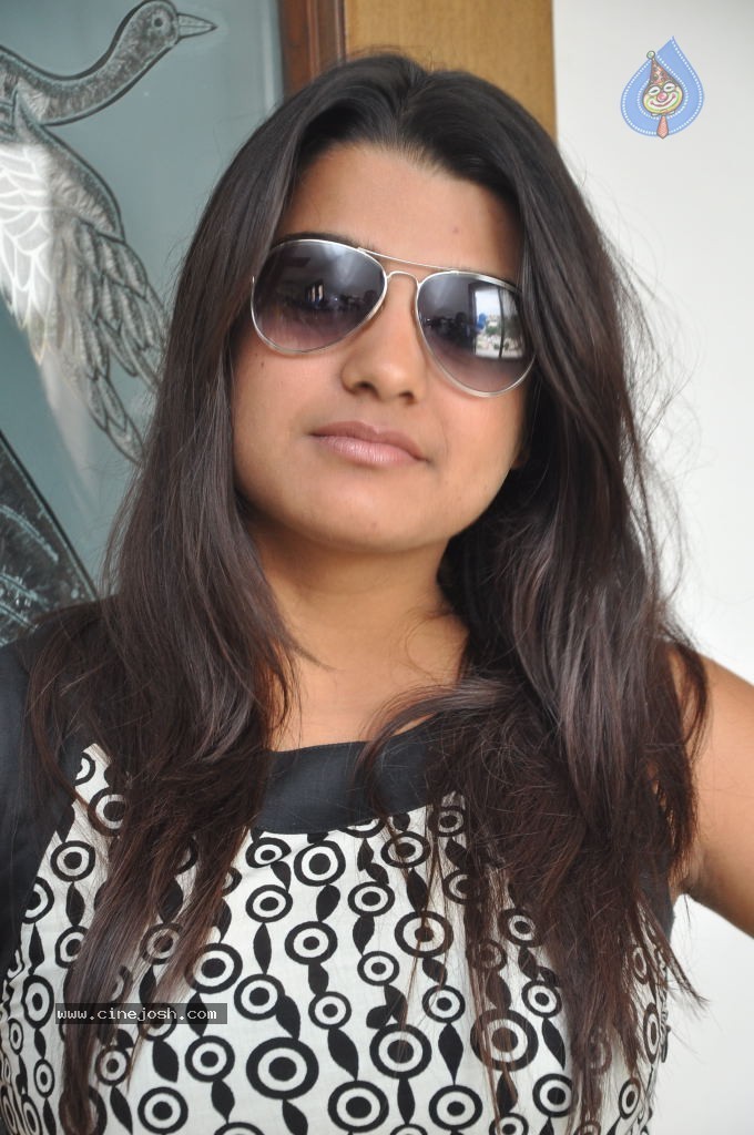Tashu Koushik Latest Stills - 81 / 90 photos