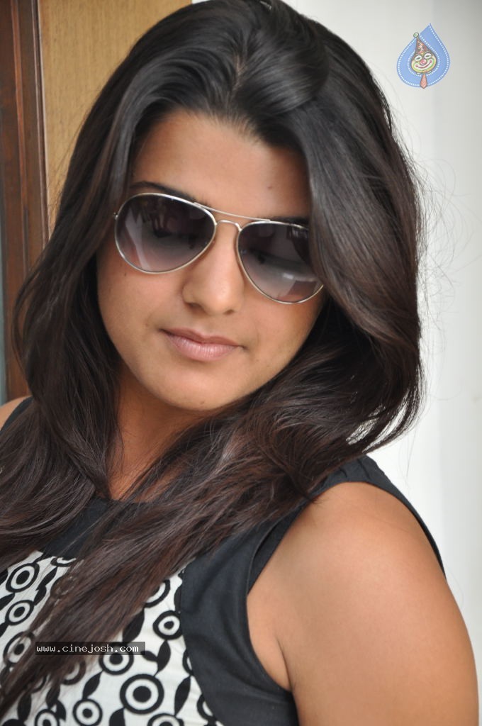 Tashu Koushik Latest Stills - 89 / 90 photos