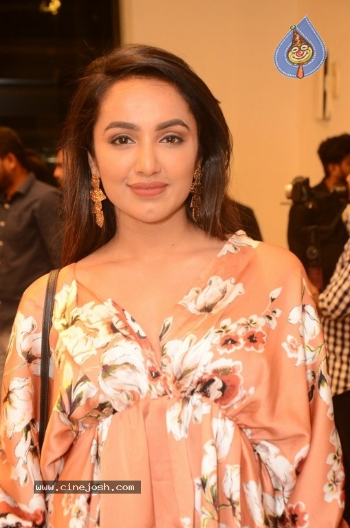 Tejaswi Madivada Latest Photos - 4 / 10 photos