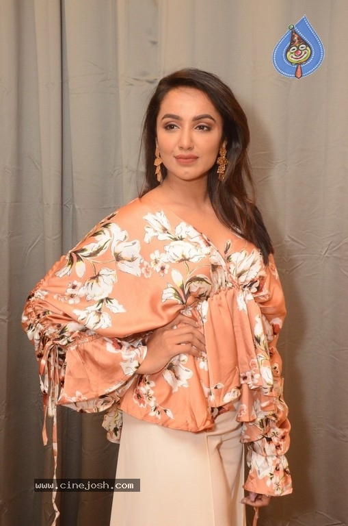 Tejaswi Madivada Latest Photos - 10 / 10 photos