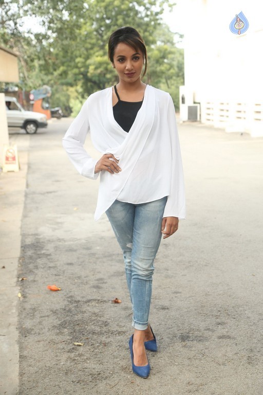 Tejaswi Madivada New Photos - 9 / 38 photos