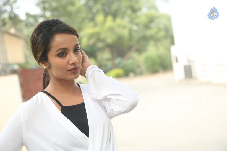 Tejaswi Madivada New Photos - 15 / 38 photos