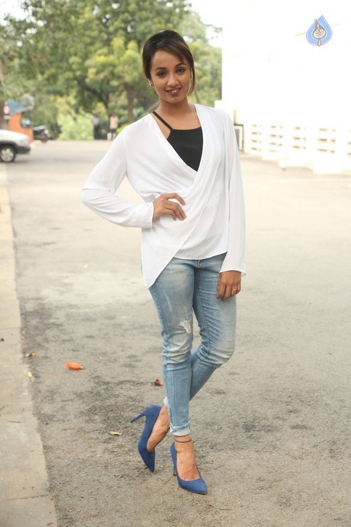 Tejaswi Madivada New Photos - 25 / 38 photos