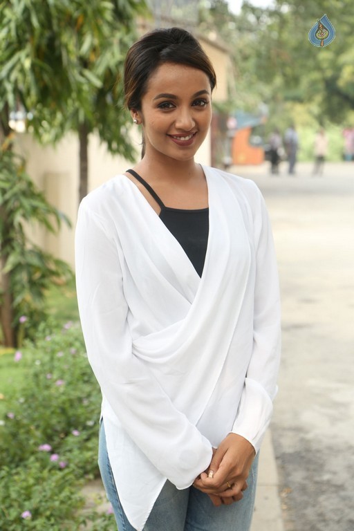 Tejaswi Madivada New Photos - 34 / 38 photos