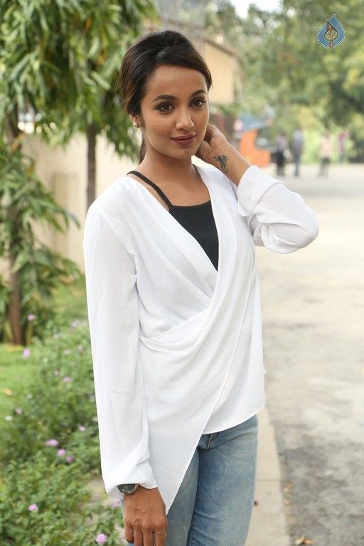 Tejaswi Madivada New Photos - 37 / 38 photos