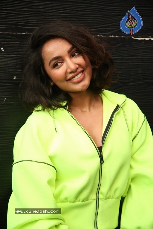 Tejaswi Madivada Photos - 7 / 13 photos