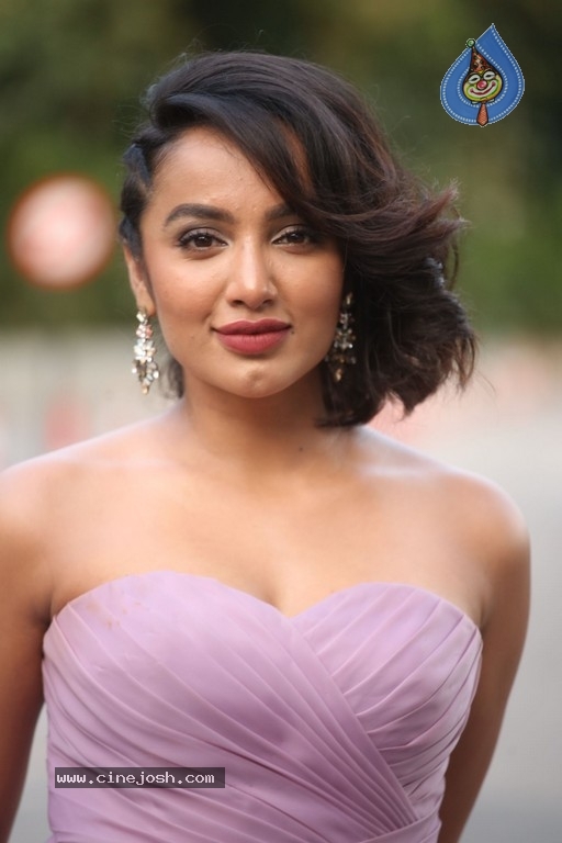 Tejaswi Mandava Photos - 10 / 21 photos