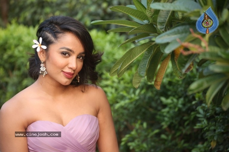 Tejaswi Mandava Photos - 17 / 21 photos