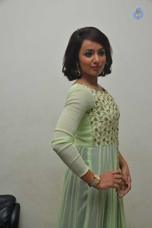 Tejaswini Images - 5 / 21 photos