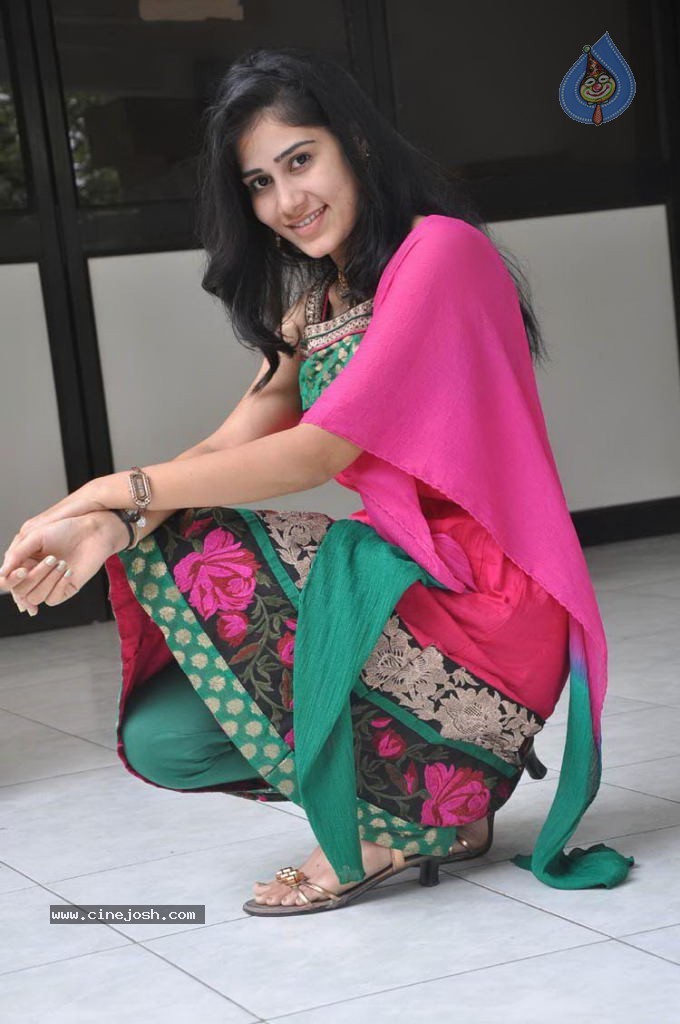 Thamakshi Stills - 21 / 43 photos