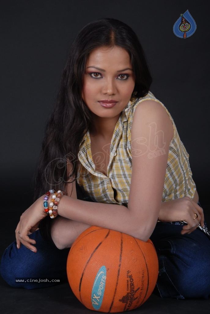 Thanmayi Latest Stills - 20 / 84 photos