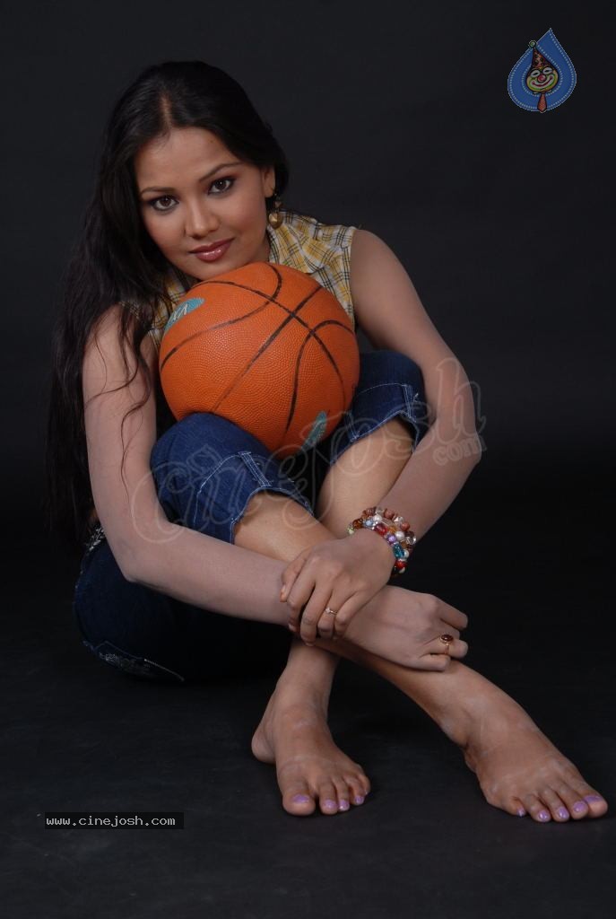 Thanmayi Latest Stills - 36 / 84 photos