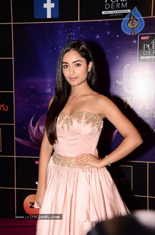 Tridha Choudhary At Zee Apsara Awards - 32 / 39 photos