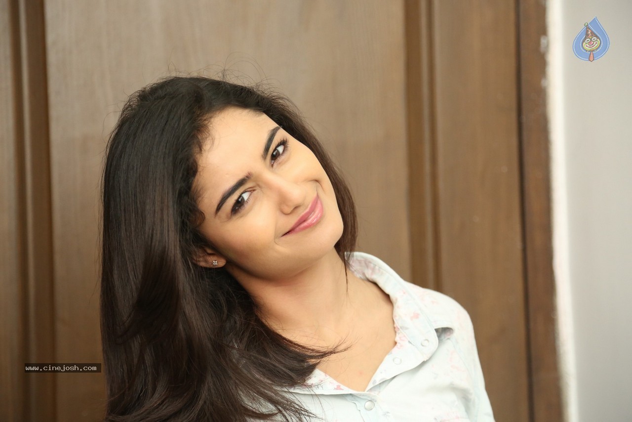 Tridha Choudhury Gallery - 54 / 95 photos