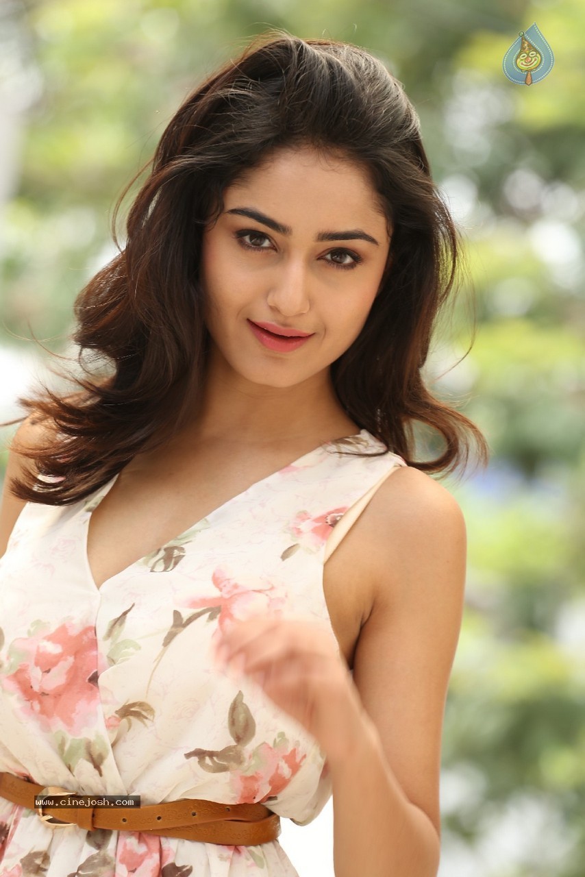 Tridha Choudhury New Gallery - 25 / 81 photos
