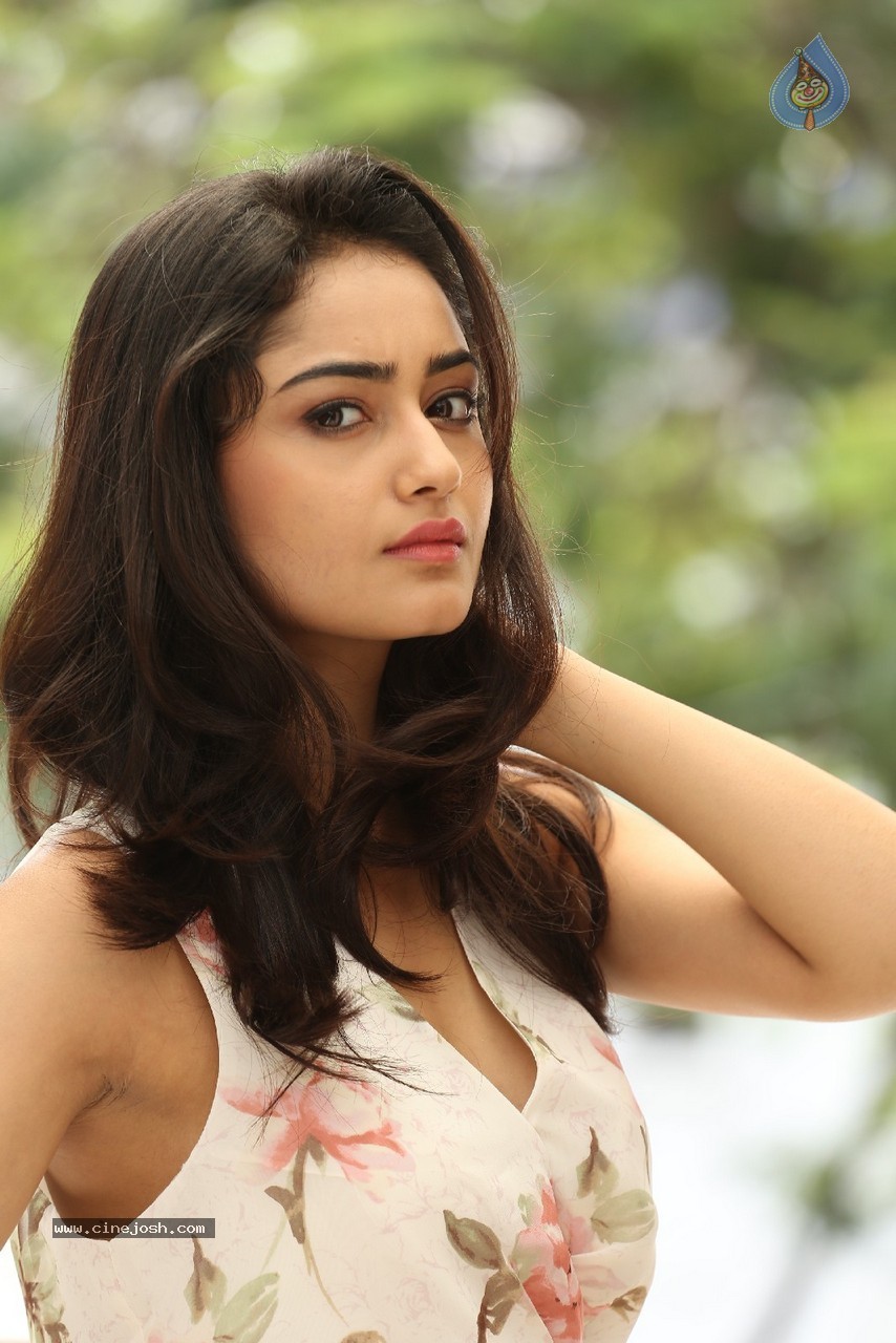 Tridha Choudhury New Gallery - 38 / 81 photos