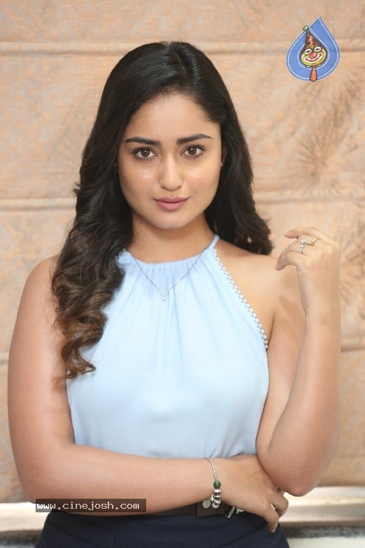 Tridha Choudhury Photos - 16 / 21 photos