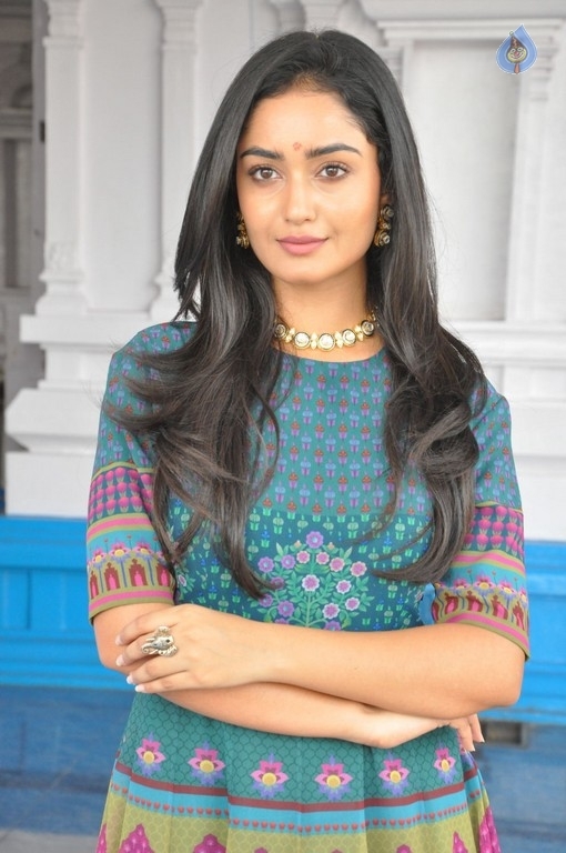 Tridha Choudhury Photos - 10 / 21 photos