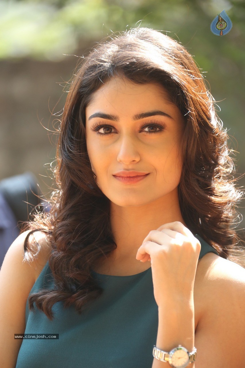Tridha Choudhury Stills - 56 / 60 photos