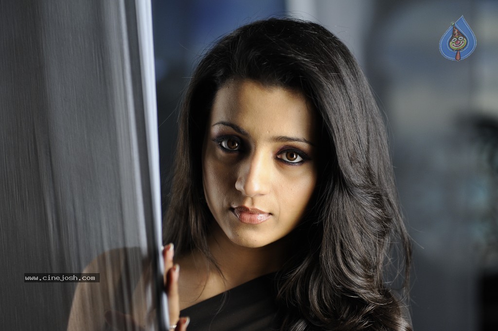 Trisha Hot Gallery - 26 / 83 photos