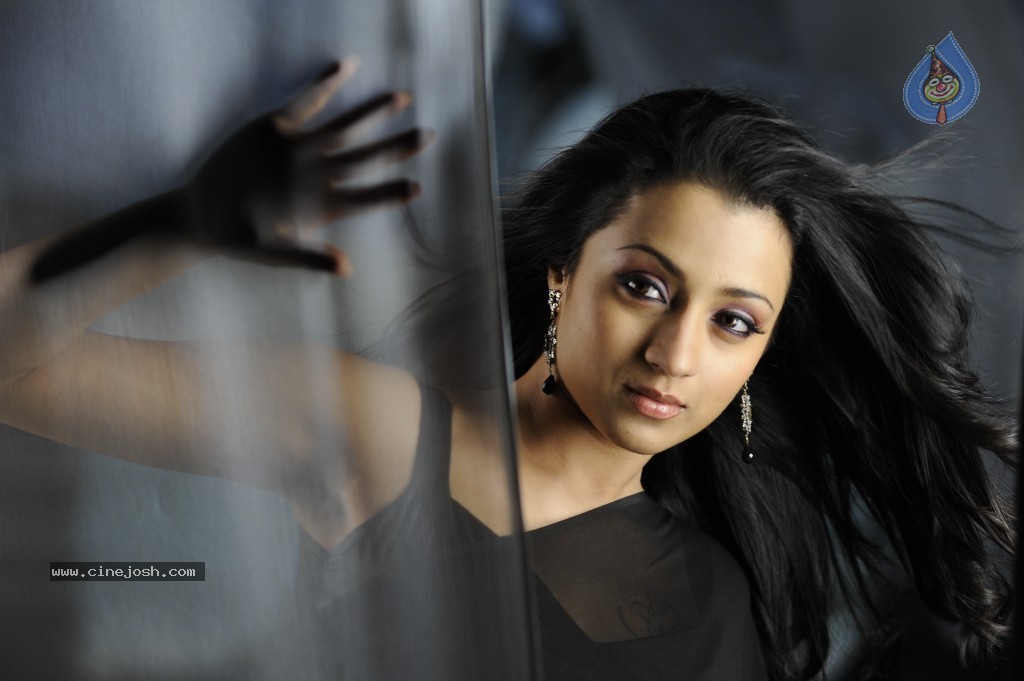 Trisha Hot Gallery - 27 / 83 photos