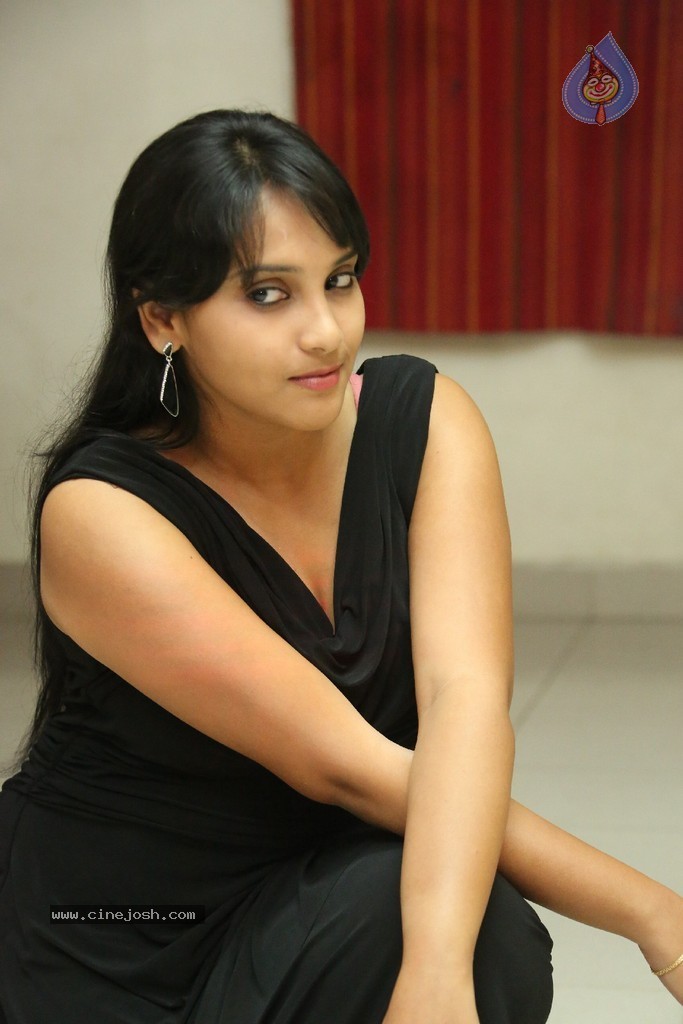 Trisha New Actress Stills - 31 / 102 photos