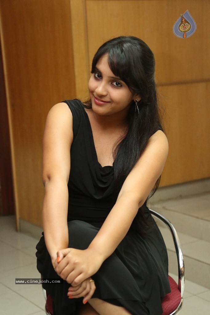 Trisha New Actress Stills - 94 / 102 photos