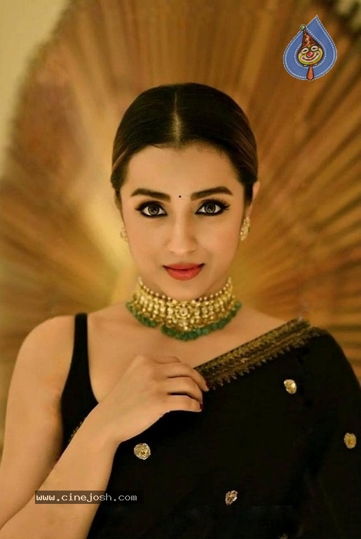 Trisha Photos - 2 / 7 photos