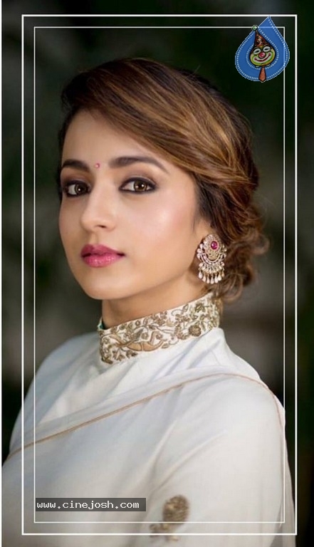 Trisha Photos - 6 / 7 photos