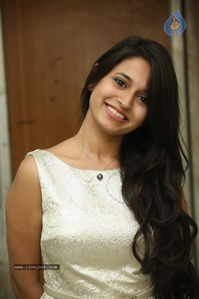 Trishala Shah Stills - 74 / 85 photos