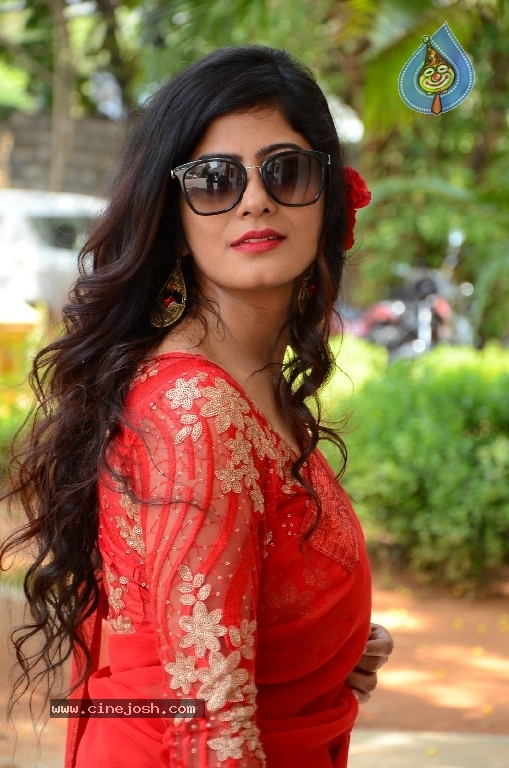 Tulika Singh Stills - 19 / 21 photos