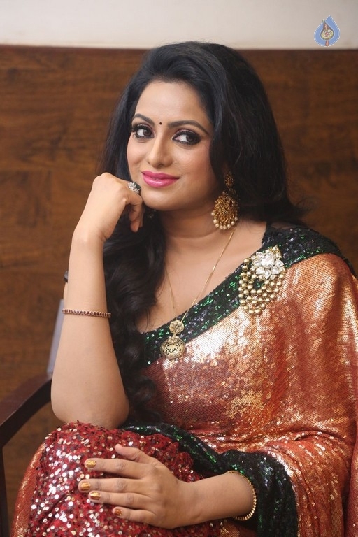 Udaya Bhanu New Photos - 22 / 55 photos