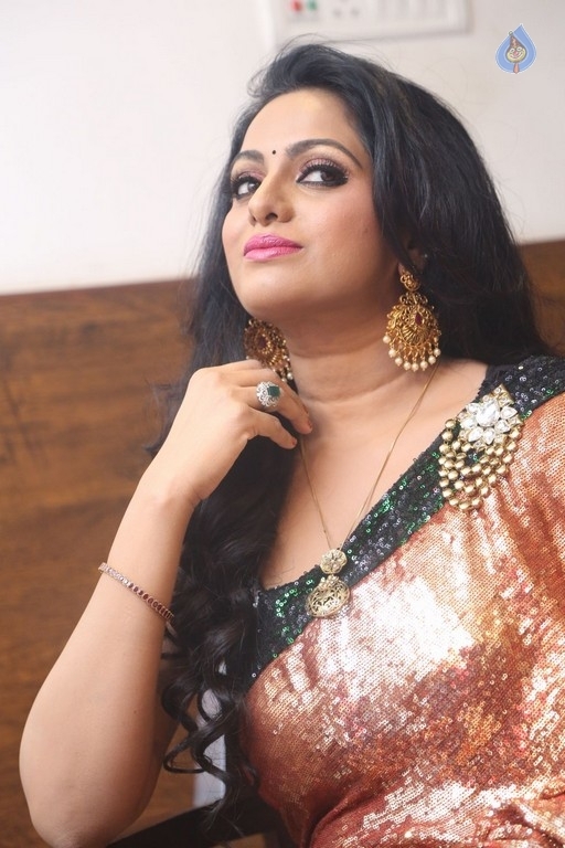 Udaya Bhanu New Photos - 24 / 55 photos