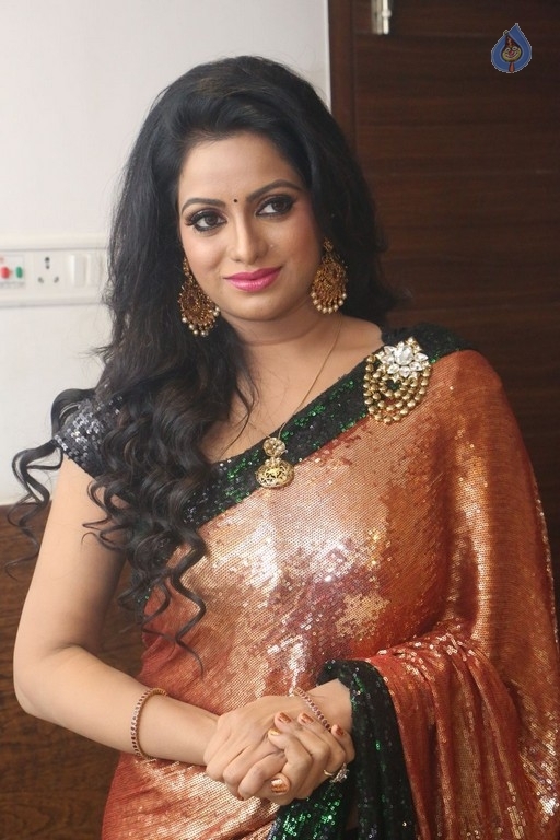 Udaya Bhanu New Photos - 25 / 55 photos
