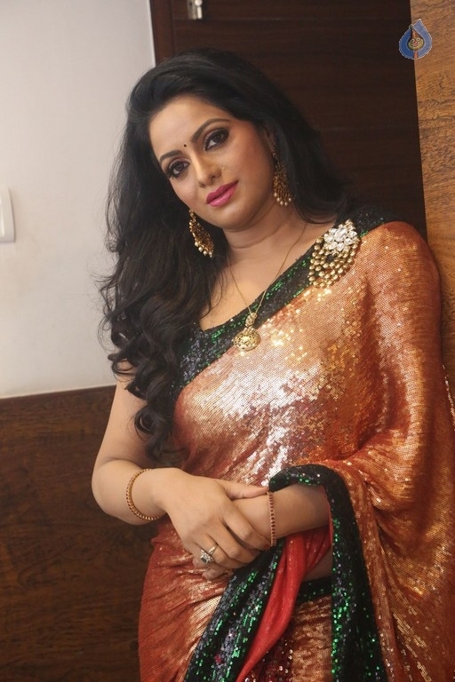 Udaya Bhanu New Photos - 32 / 55 photos
