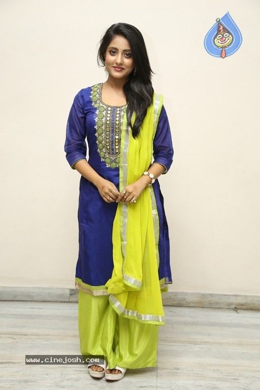 Ulka Gupta Gallery - 6 / 19 photos