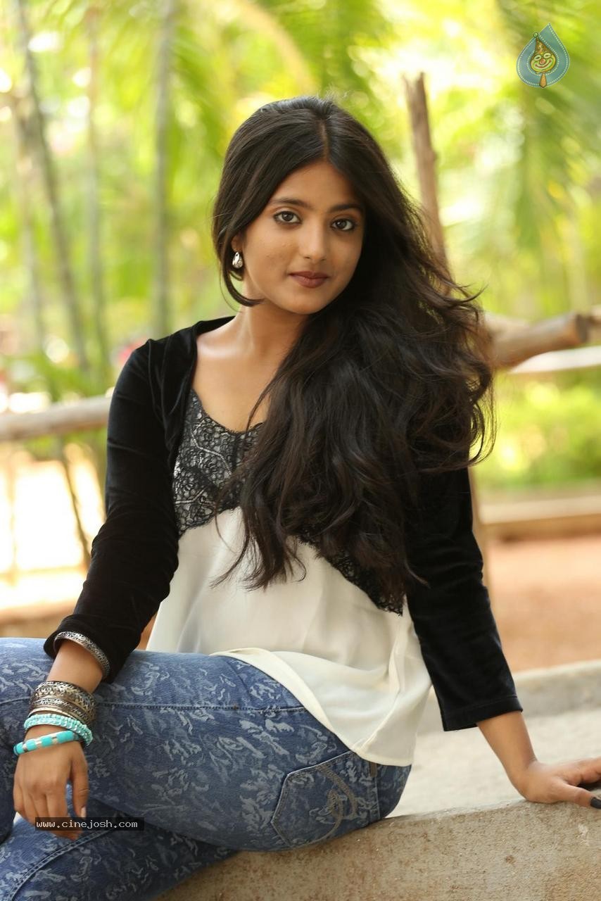 Ulka Gupta New Photos - 2 / 84 photos