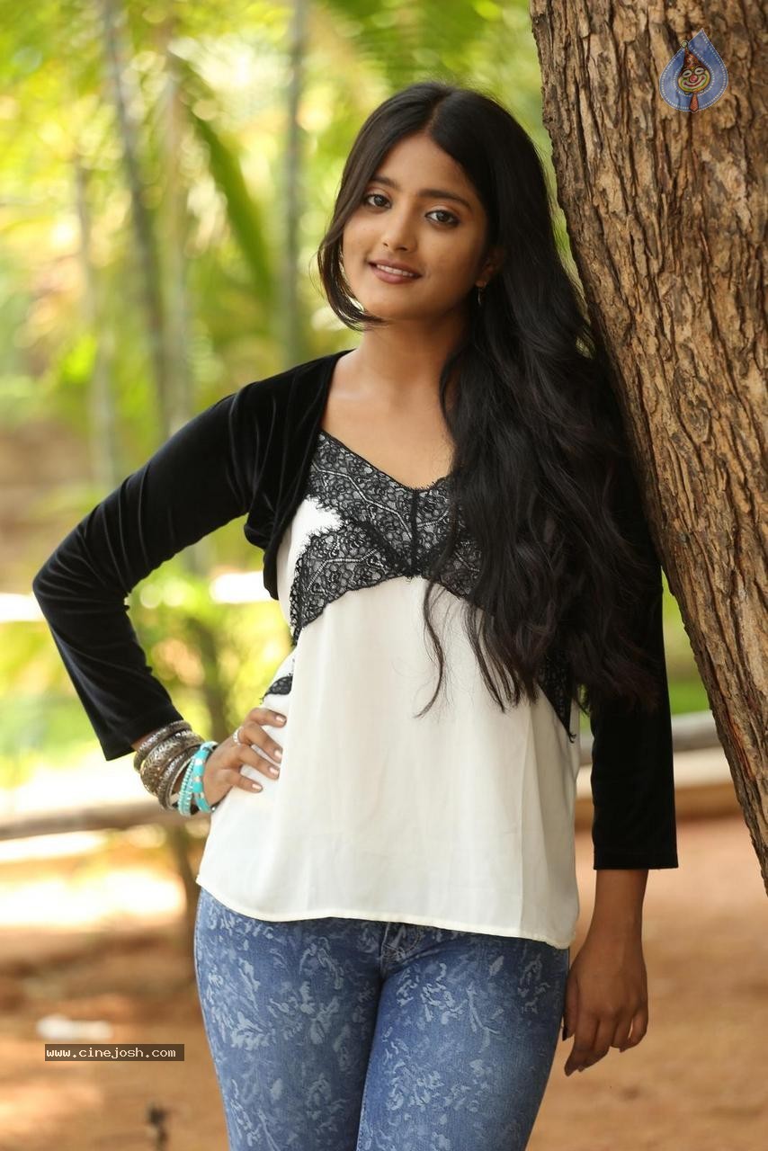 Ulka Gupta New Photos - 21 / 84 photos