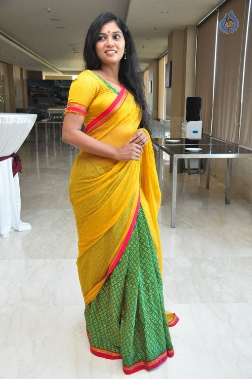 Usha Jadhav New Photos - 14 / 33 photos