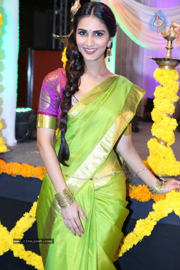 Vaani Kapoor Photos - 47 / 67 photos