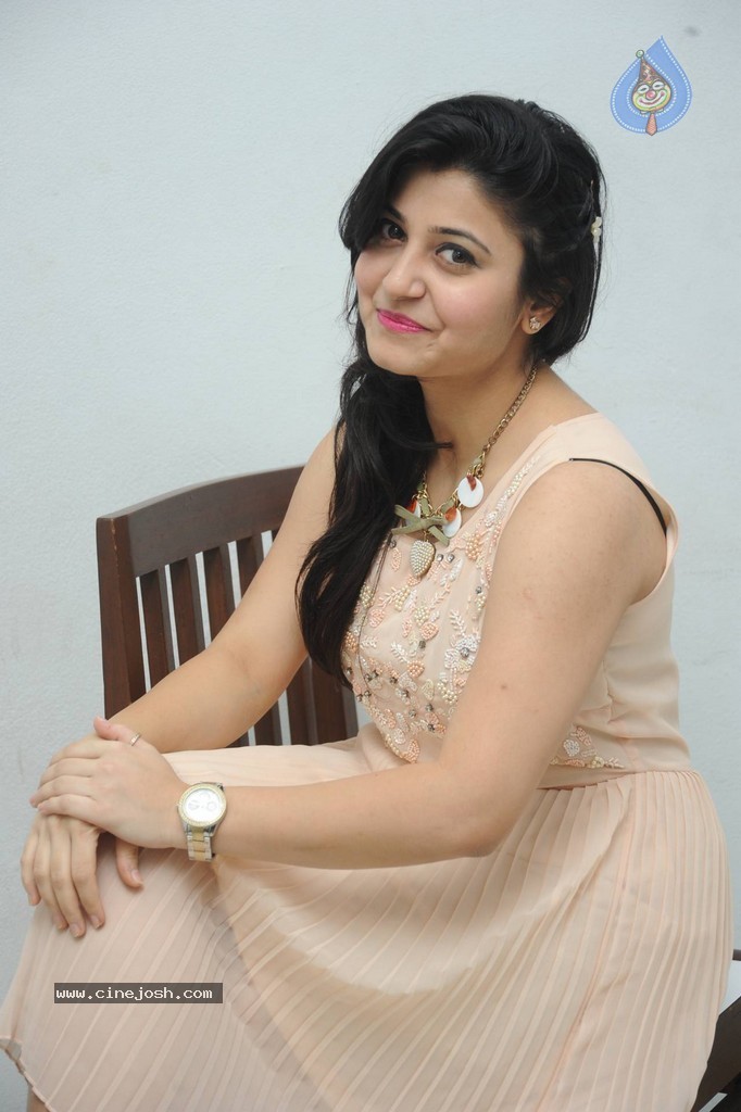 Vaishali New Stills - 12 / 88 photos