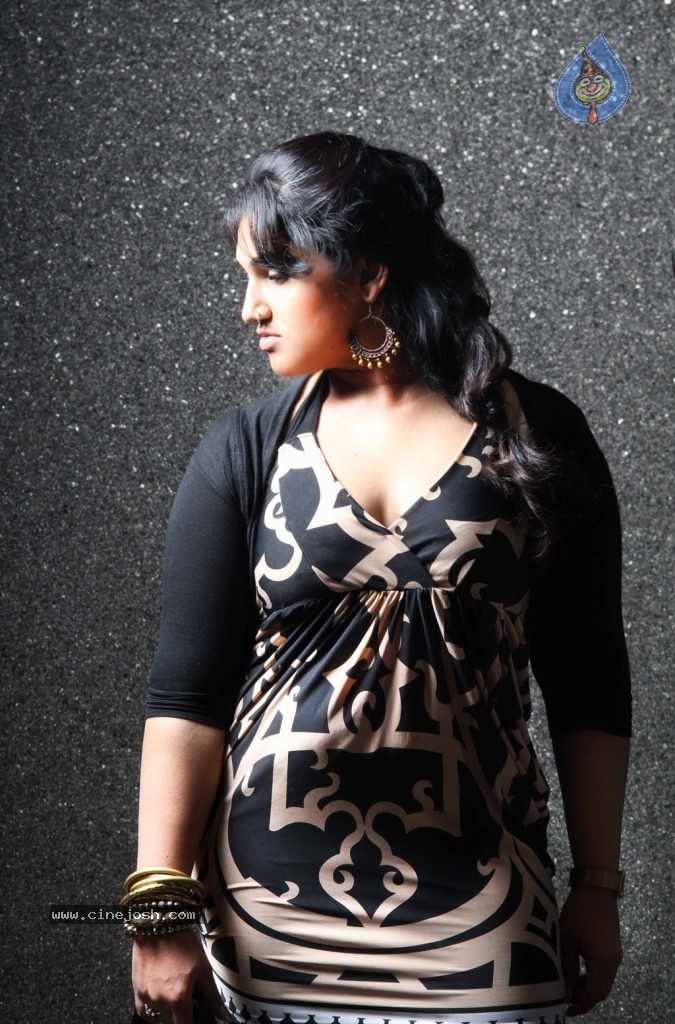 Vanitha Vijayakumar Stills - 5 / 12 photos