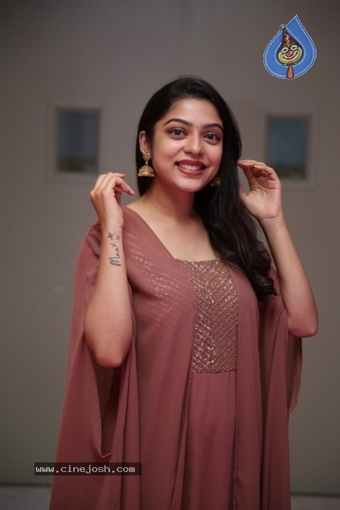 Varsha Bollamma Photos - 8 / 10 photos