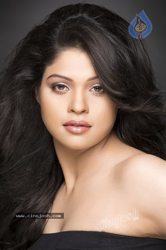 Varsha Raghav Hot Stills - 2 / 27 photos