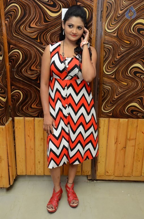 Vasavi Reddy New Gallery  - 15 / 37 photos
