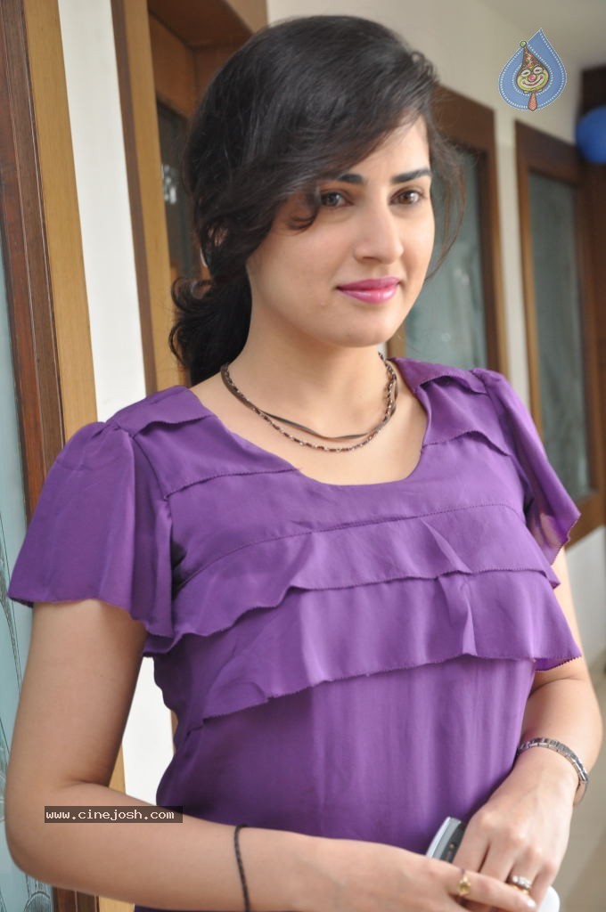 Veda New Stills - 29 / 43 photos