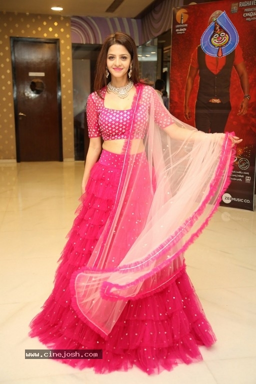Vedhika New Images - 7 / 21 photos
